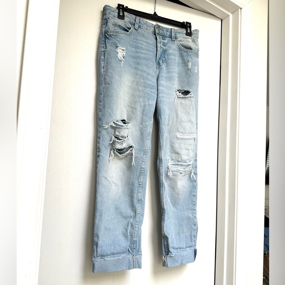 H&M Distressed Boyfriend Jeans Light Blue Cropped - Picture 2 of 9